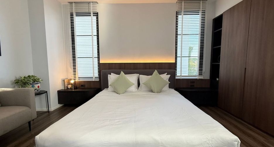 For rent 4 bedrooms villa in Mueang Chiang Mai, Chiang Mai