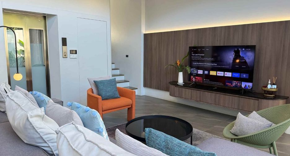 For rent 4 bedrooms villa in Mueang Chiang Mai, Chiang Mai