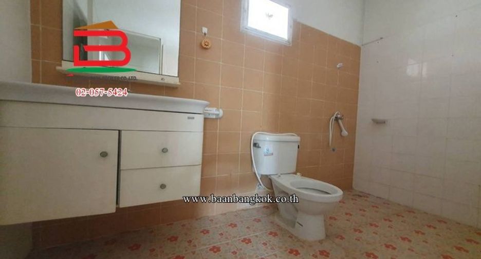 Продажа 3 спальни таунхаус в Mueang Chachoengsao, Чаченгсау