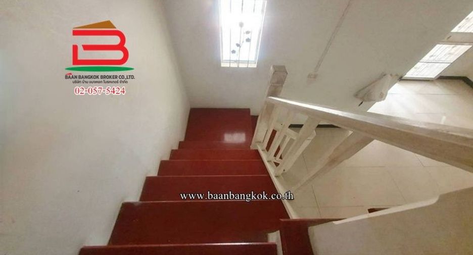 Продажа 3 спальни таунхаус в Mueang Chachoengsao, Чаченгсау