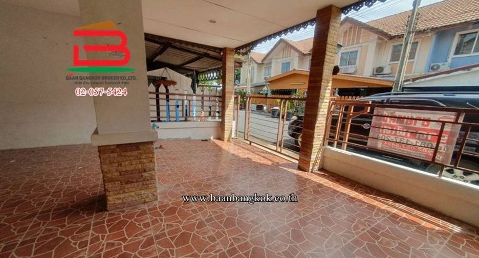 Продажа 3 спальни таунхаус в Mueang Chachoengsao, Чаченгсау