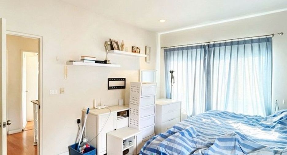 For sale 3 bedrooms house in Mueang Nonthaburi, Nonthaburi