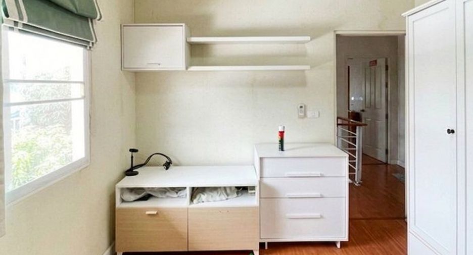 For sale 3 bedrooms house in Mueang Nonthaburi, Nonthaburi