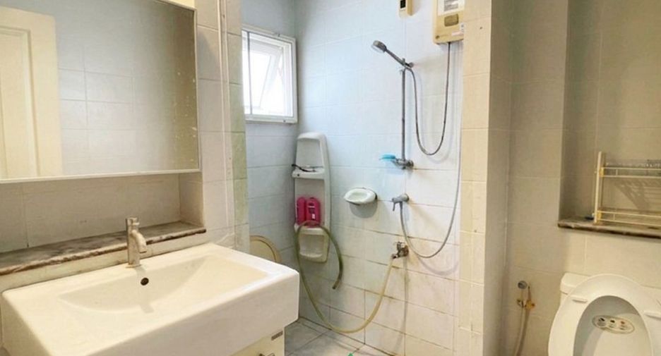 For sale 3 bedrooms house in Mueang Nonthaburi, Nonthaburi