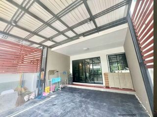 For sale 3 bedrooms townhouse in Bang Khae, Bangkok