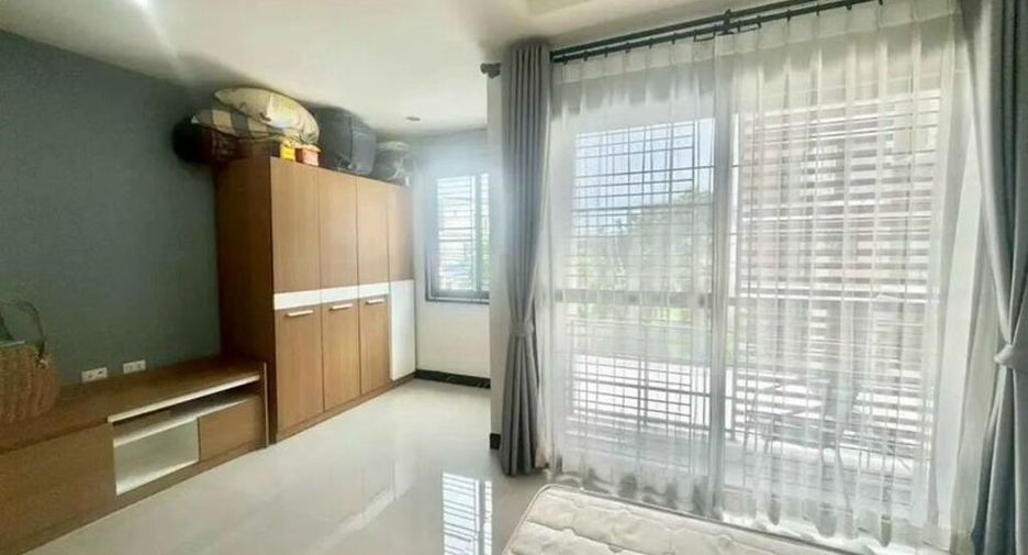 For sale 3 bedrooms townhouse in Bang Khae, Bangkok