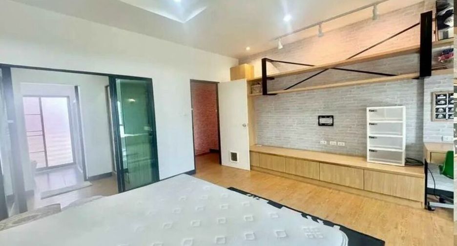 For sale 3 bedrooms townhouse in Bang Khae, Bangkok