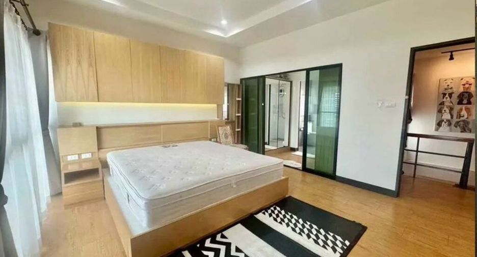For sale 3 bedrooms townhouse in Bang Khae, Bangkok
