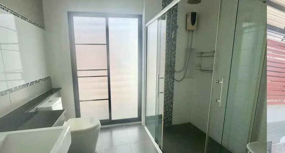 For sale 3 bedrooms townhouse in Bang Khae, Bangkok