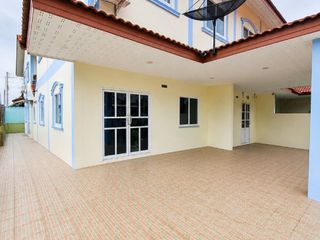 For sale 3 bedrooms house in Krathum Baen, Samut Sakhon