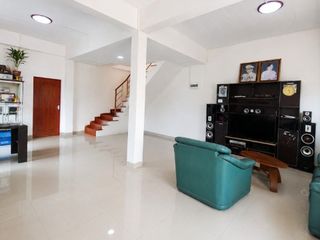 For sale 3 bedrooms house in Krathum Baen, Samut Sakhon