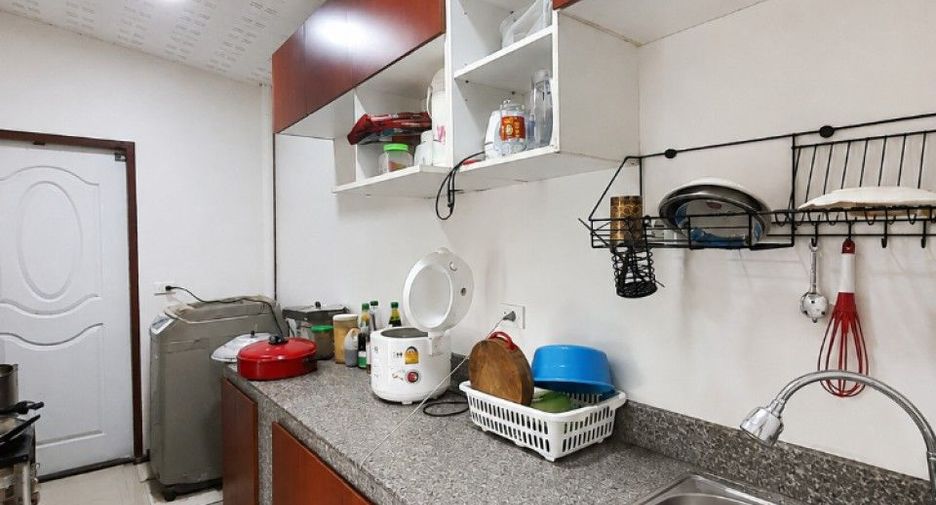 For sale 3 bedrooms house in Krathum Baen, Samut Sakhon