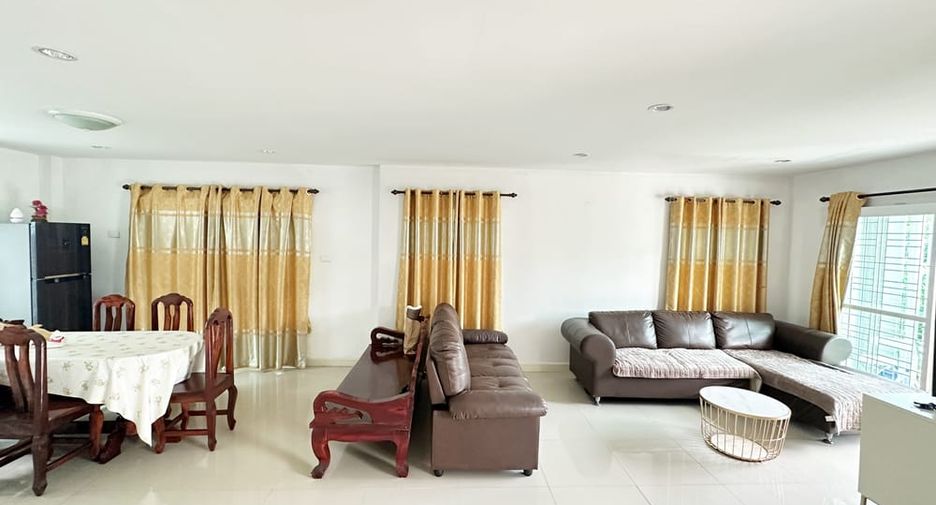 À louer 3 chambres maison à Bang Lamung, Chonburi