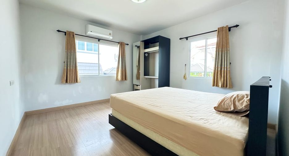 À louer 3 chambres maison à Bang Lamung, Chonburi