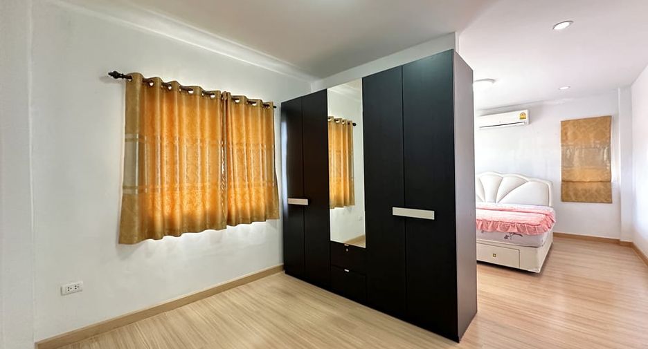 À louer 3 chambres maison à Bang Lamung, Chonburi