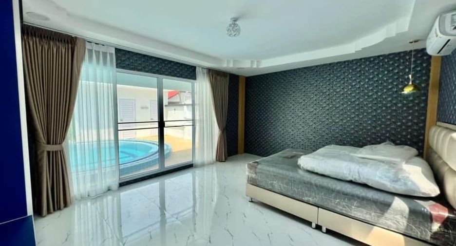 À louer 4 chambres villa à Bang Lamung, Chonburi