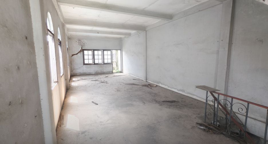 For sale retail Space in Krathum Baen, Samut Sakhon