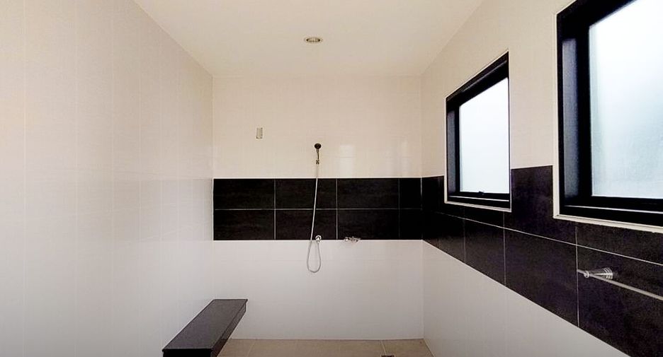 Casa en venta de 4 habitaciones en Mueang Chon Buri, Chonburi
