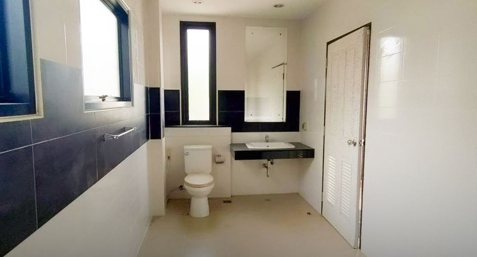Casa en venta de 4 habitaciones en Mueang Chon Buri, Chonburi