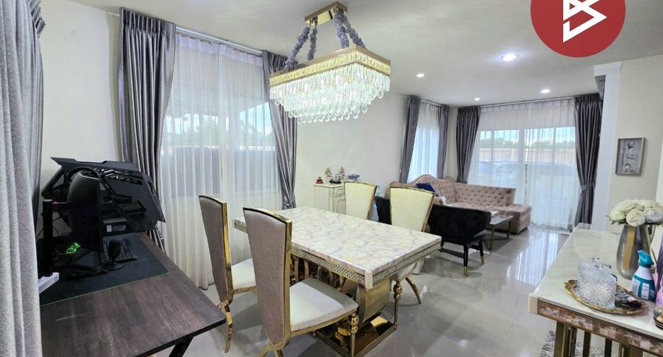 For sale 4 bedrooms townhouse in Phra Samut Chedi, Samut Prakan