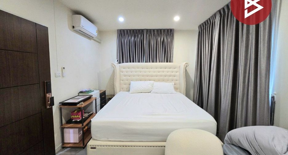 For sale 4 bedrooms townhouse in Phra Samut Chedi, Samut Prakan