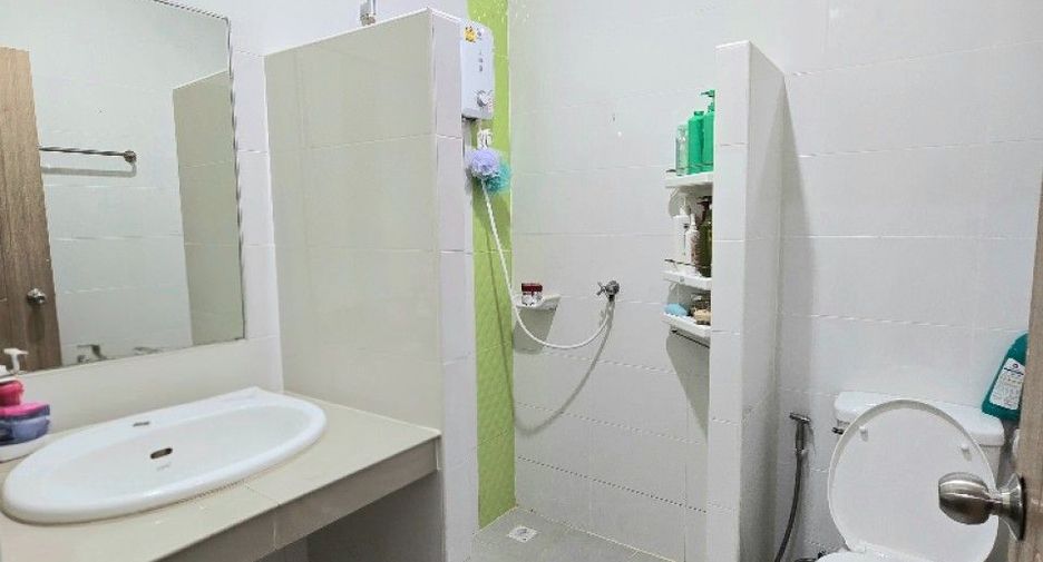For sale 4 bedrooms townhouse in Phra Samut Chedi, Samut Prakan