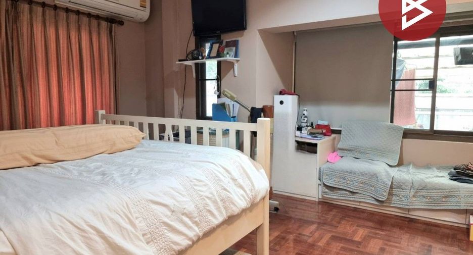 For sale 2 bedrooms townhouse in Thung Khru, Bangkok