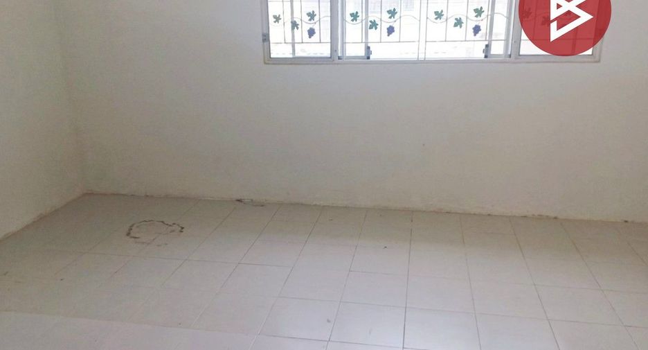 Casa adosada en venta de 3 habitaciones en Sam Phran, Nakhon Pathom