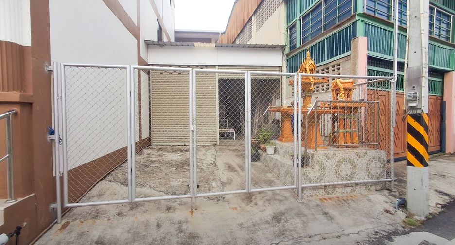 Gewerbefläche zum Kauf in Si Racha, Chonburi