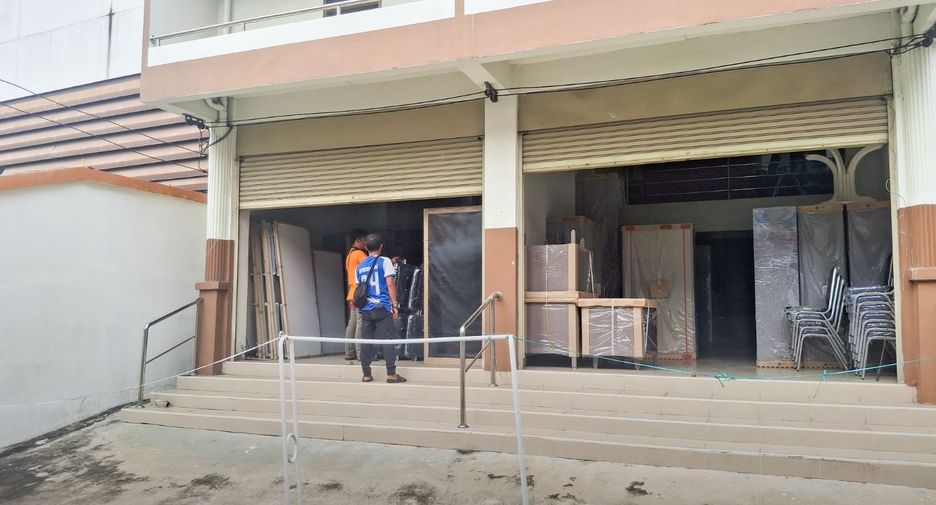 Gewerbefläche zum Kauf in Si Racha, Chonburi