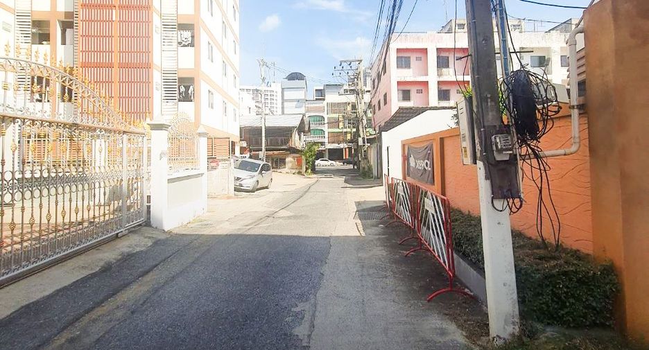 Gewerbefläche zum Kauf in Si Racha, Chonburi