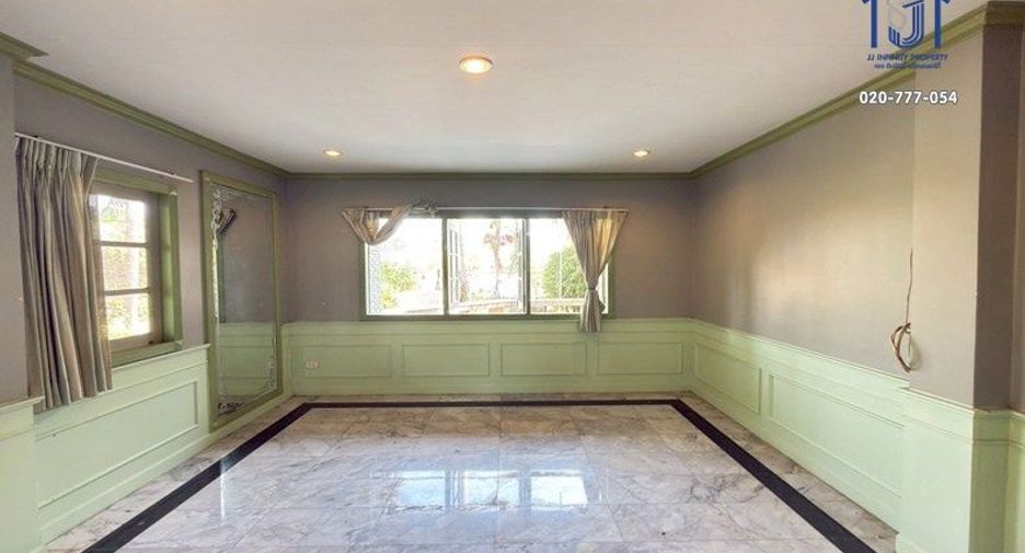For sale 5 bedrooms house in Min Buri, Bangkok