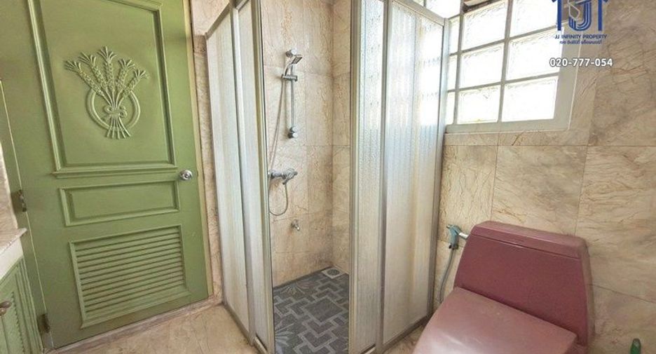 For sale 5 bedrooms house in Min Buri, Bangkok
