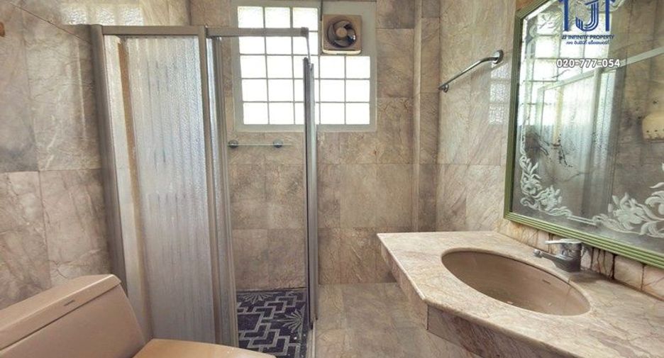 For sale 5 bedrooms house in Min Buri, Bangkok