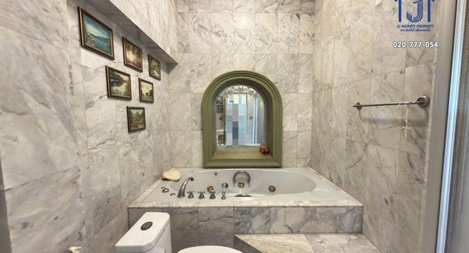 For sale 5 bedrooms house in Min Buri, Bangkok