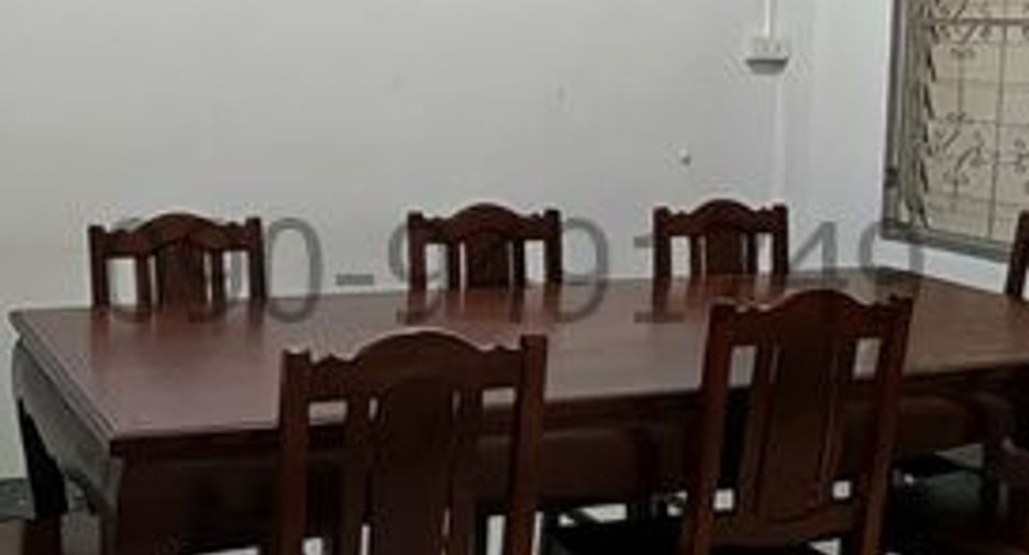 For rent 3 bedrooms townhouse in Din Daeng, Bangkok