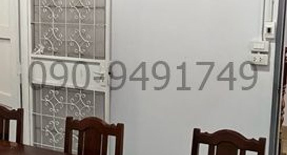 For rent 3 bedrooms townhouse in Din Daeng, Bangkok