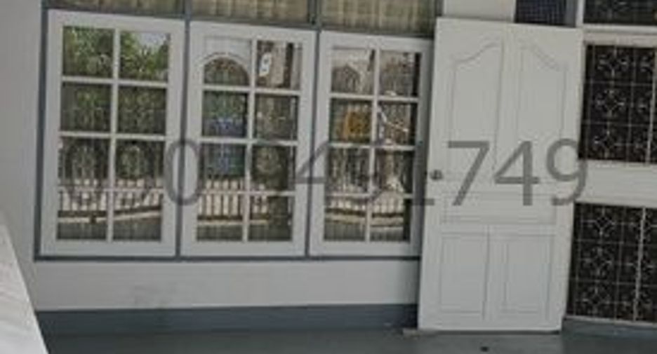 For rent 3 bedrooms townhouse in Din Daeng, Bangkok