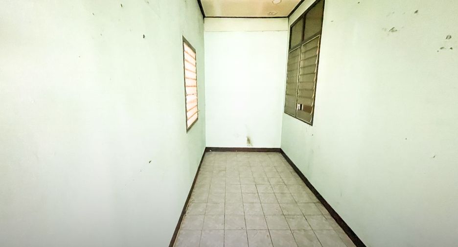 For sale 5 bedrooms townhouse in Bang Na, Bangkok