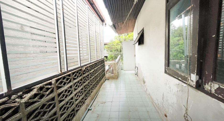 For sale 5 bedrooms townhouse in Bang Na, Bangkok