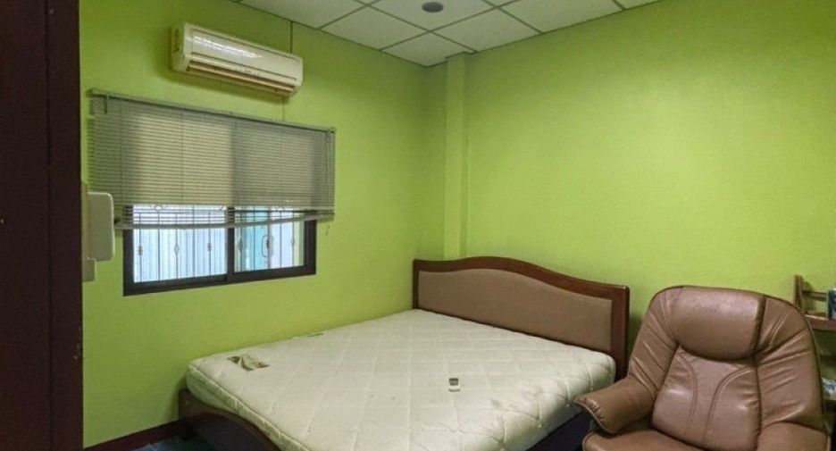 For sale 3 bedrooms townhouse in Mueang Phitsanulok, Phitsanulok