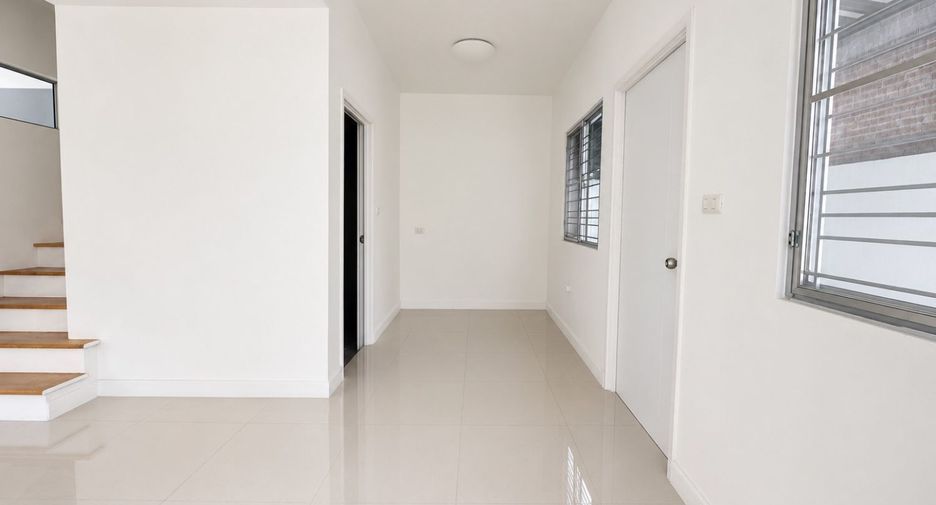 For sale 3 bedrooms townhouse in Sam Phran, Nakhon Pathom