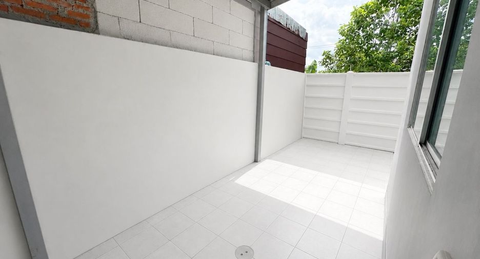 For sale 3 bedrooms townhouse in Sam Phran, Nakhon Pathom