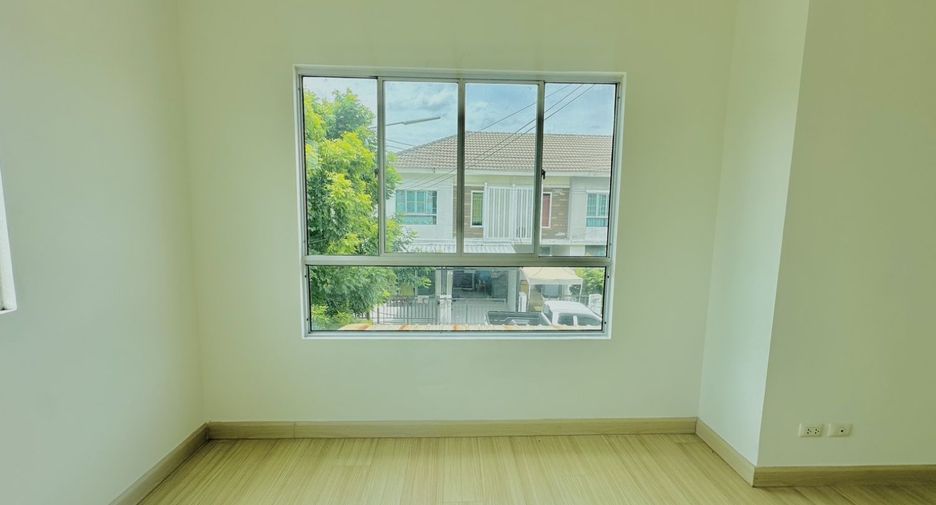 For sale 3 bedrooms townhouse in Sam Phran, Nakhon Pathom