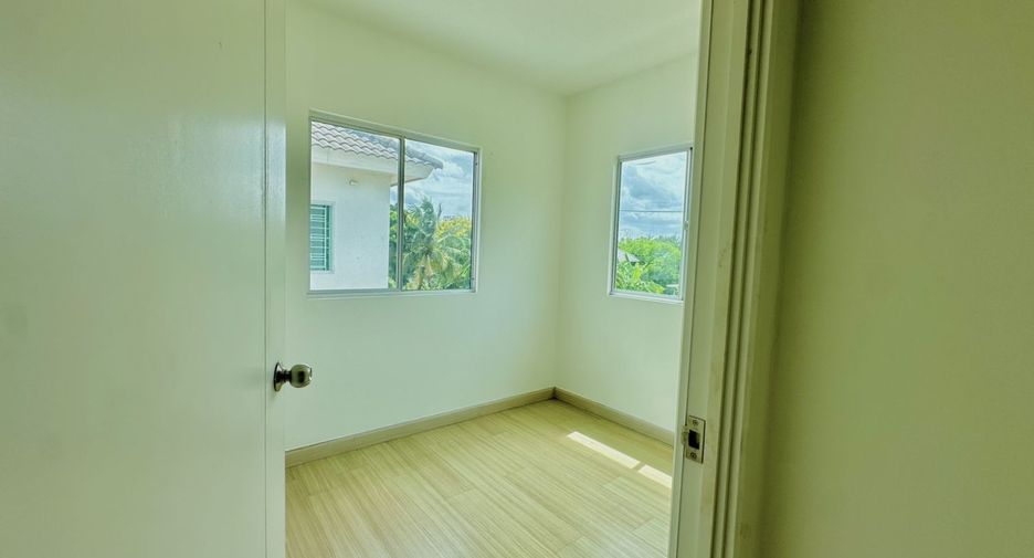 For sale 3 bedrooms townhouse in Sam Phran, Nakhon Pathom