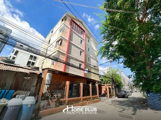 For sale 38 bedrooms apartment in Chatuchak, Bangkok