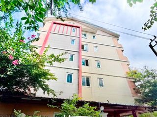 For sale 38 bedrooms apartment in Chatuchak, Bangkok