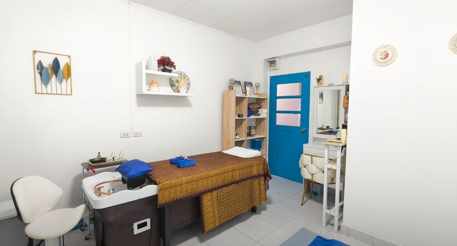 For sale 38 bedrooms apartment in Chatuchak, Bangkok