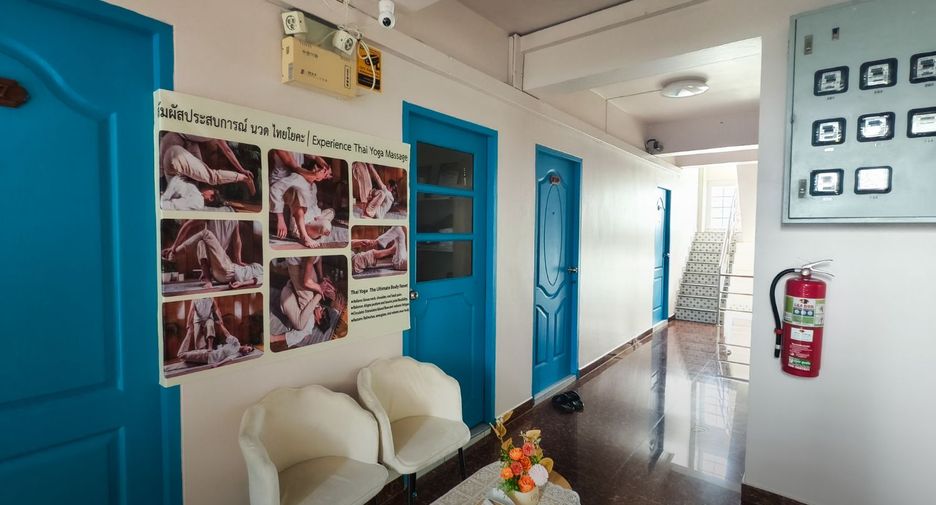 For sale 38 bedrooms apartment in Chatuchak, Bangkok