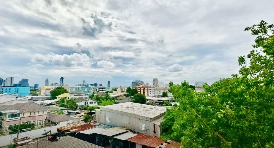 For sale 38 bedrooms apartment in Chatuchak, Bangkok